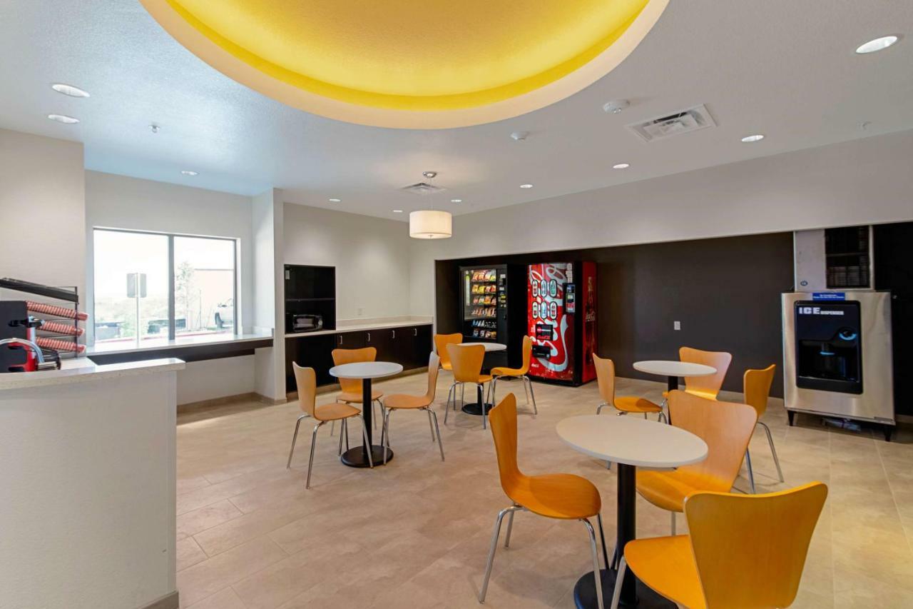Motel 6 Austin Airport 외부 사진