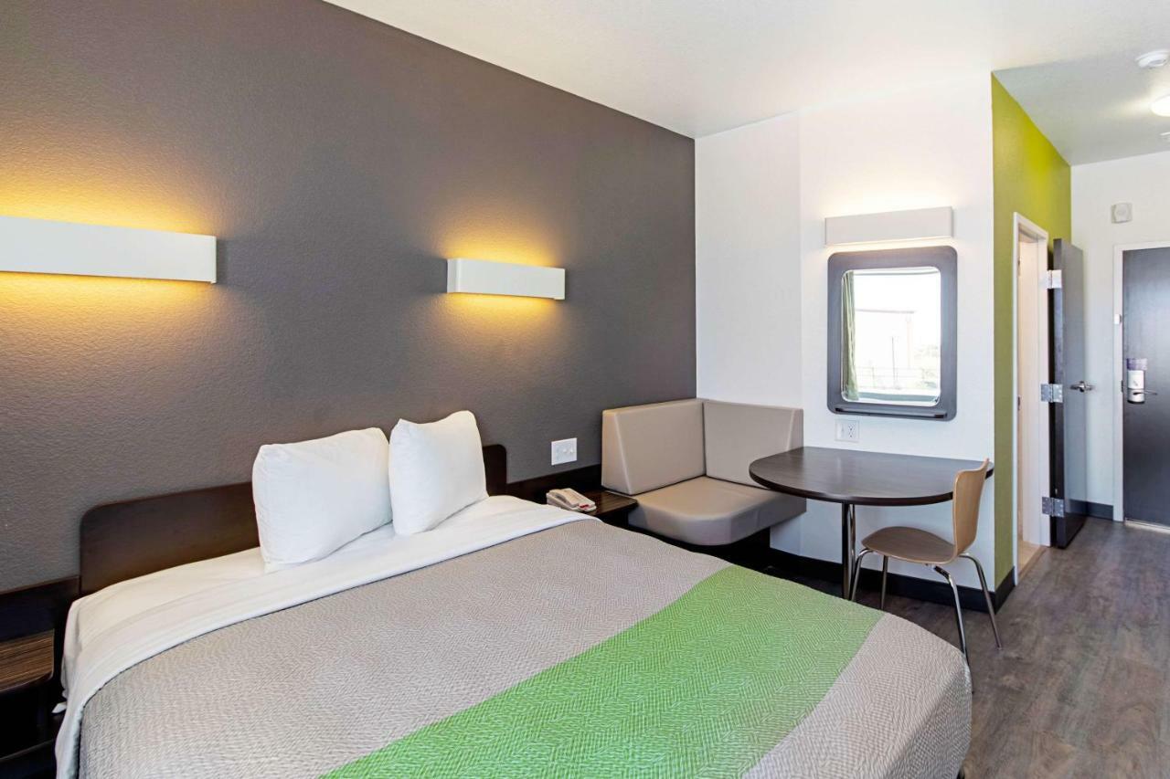 Motel 6 Austin Airport 외부 사진