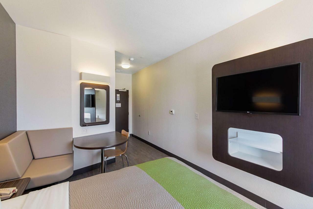 Motel 6 Austin Airport 외부 사진