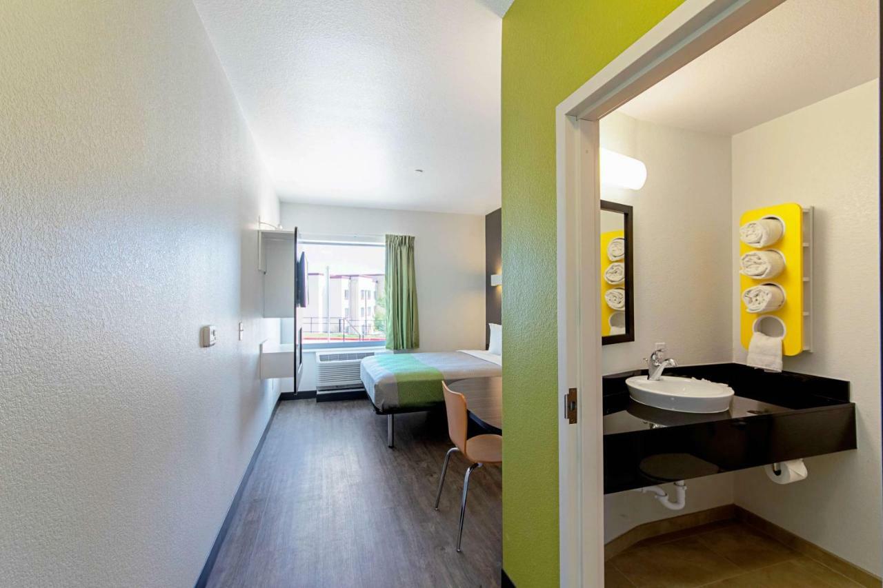 Motel 6 Austin Airport 외부 사진